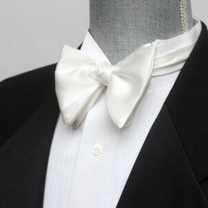 Men's Large Silk Bow Tie Self-tied White Charmeuse 100%Silk‎ Bow tie S590